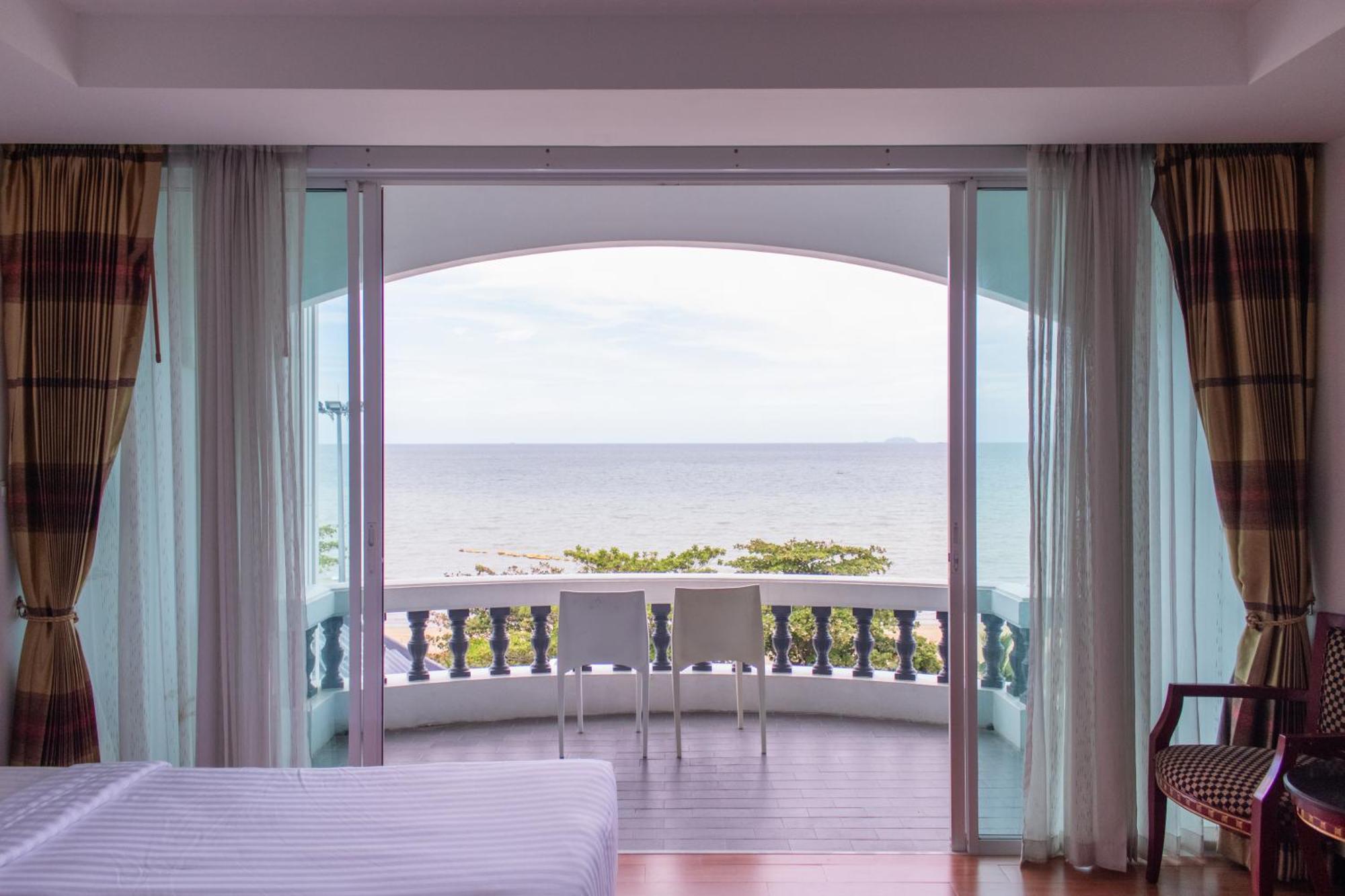 Jomtien Hisotel Luaran gambar