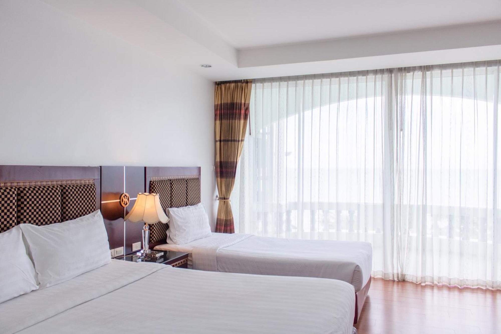 Jomtien Hisotel Luaran gambar