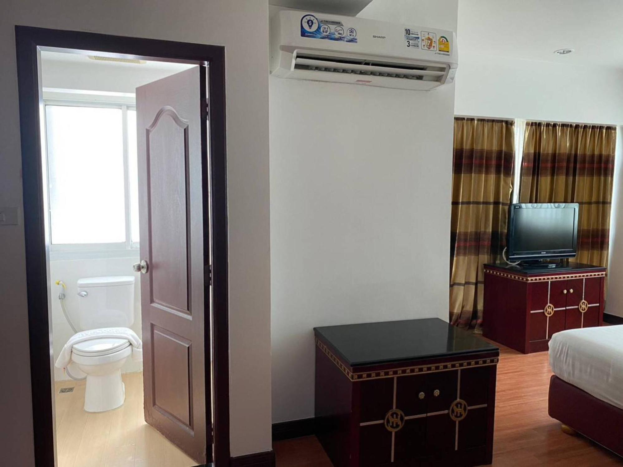 Jomtien Hisotel Luaran gambar
