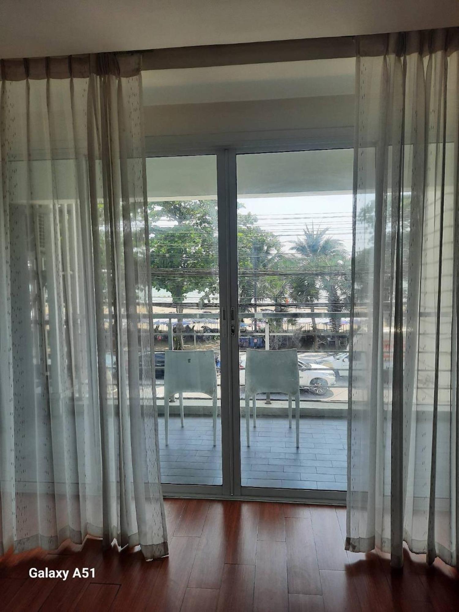 Jomtien Hisotel Luaran gambar